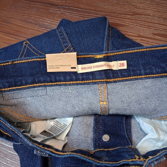 Levi's ribcage straight ankle jeans - Picture 6 of 14